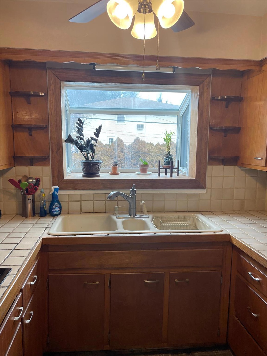 3 Annmarie Place unit 1st Floor, Yonkers, NY 10703 - photo 1