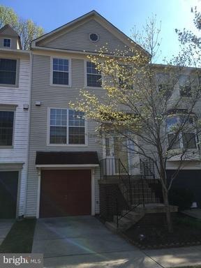 5833 Pin Oak Commons Ct unit 2, Burke, VA 22015 - photo 1