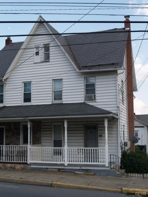 312 W Pennsylvania Ave, Pen Argyl, PA 18072 - photo 1