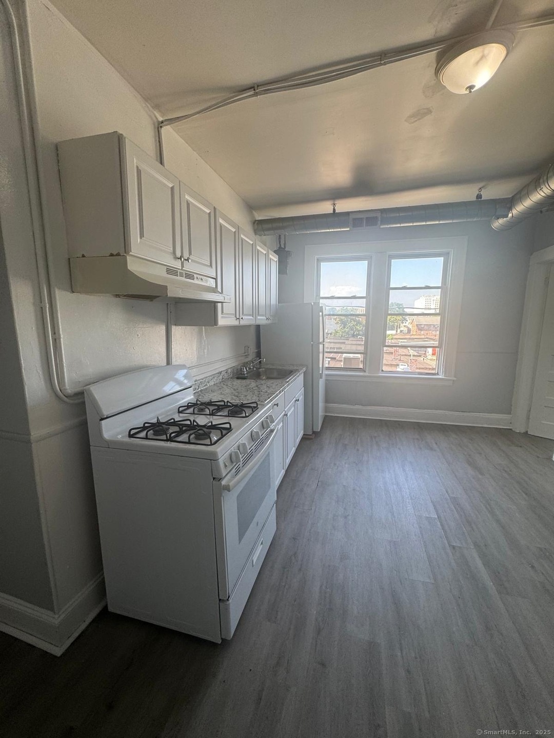 159 Charles St unit 11, Bridgeport, CT 06606 - photo 1