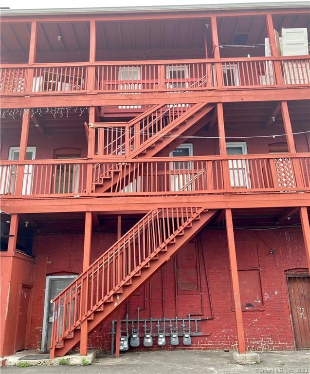 462 E Main St unit 3, Bridgeport, CT 06608 - photo 1