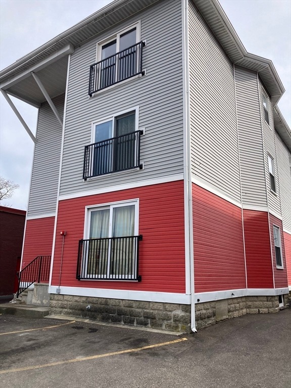 555 Park Ave unit 3, Worcester, MA 01603 - photo 1