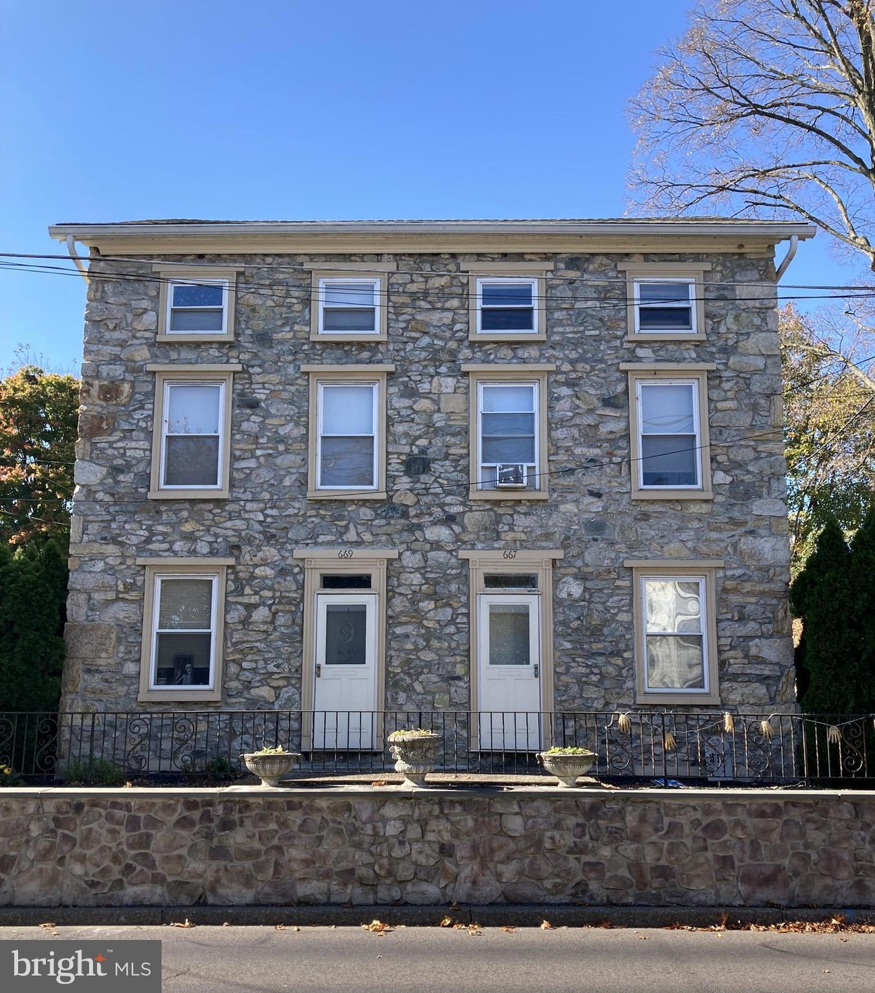 667 Easton Rd, Riegelsville, PA 18077 - photo 1