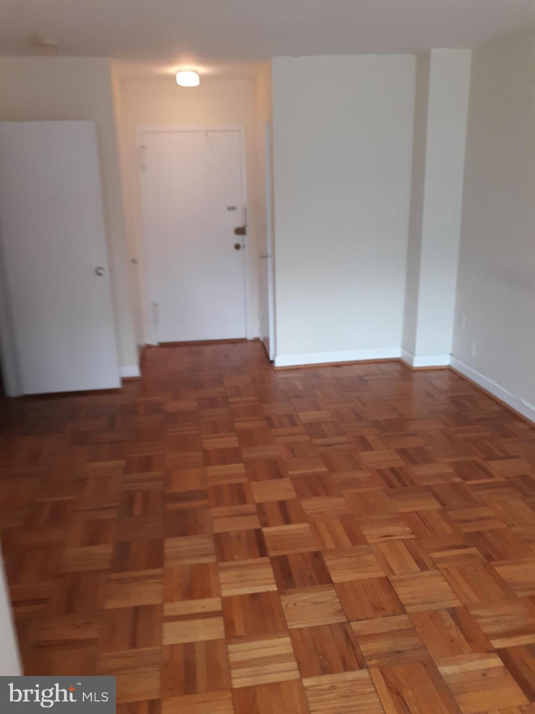 1121 Arlington Blvd unit 823, Arlington, VA 22209 - photo 1