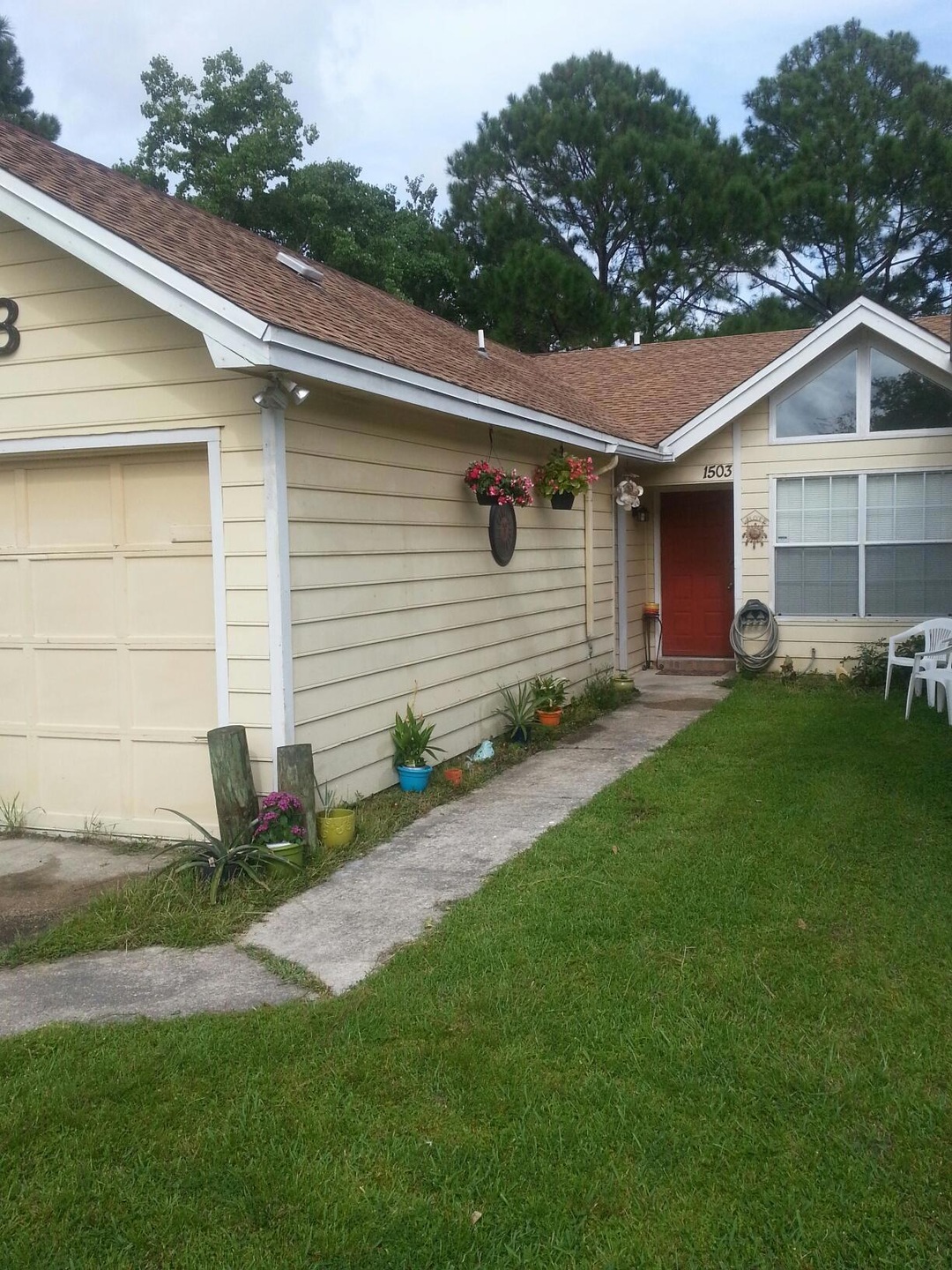 Garage and spacious lot