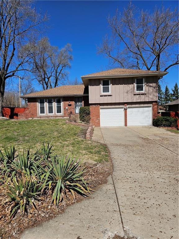 11818 W 66th St, Shawnee, KS 66203 - photo 1