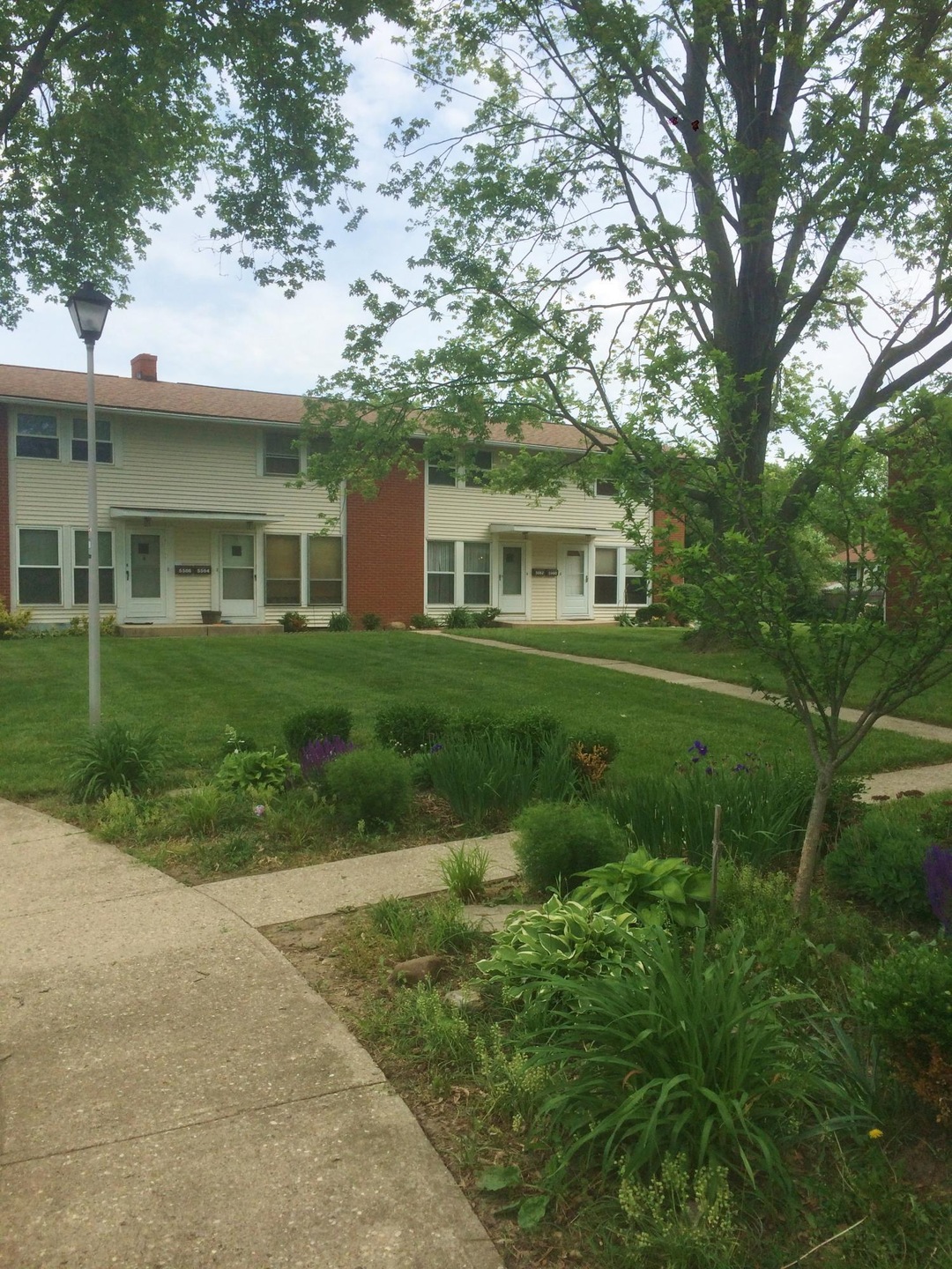 5562 Rockwood Ct, Columbus, OH 43229 - photo 1