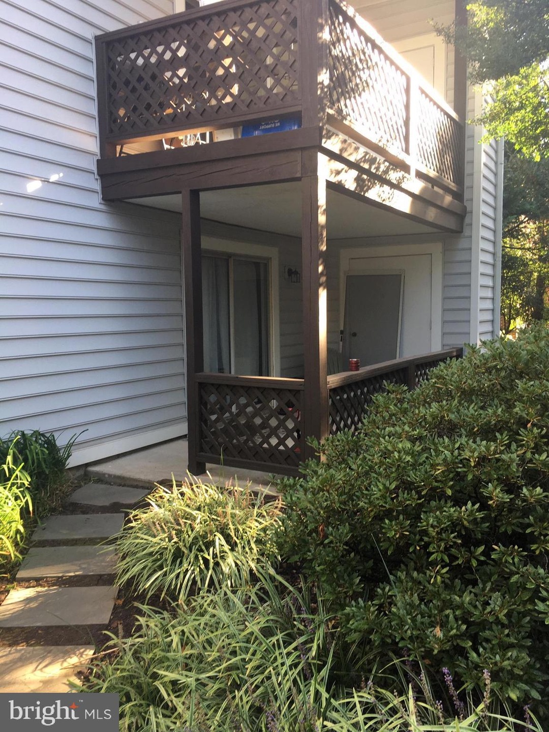 10080 Oakton Terrace Rd, Oakton, VA 22124 - photo 1