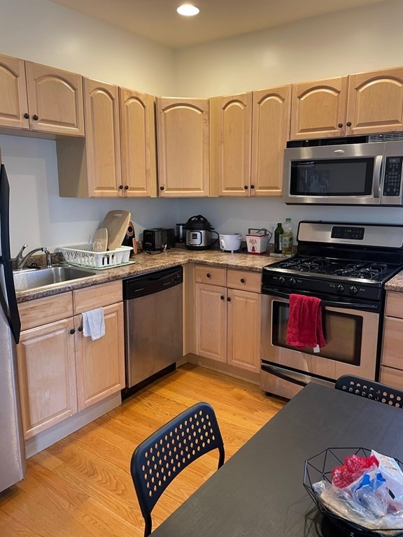 113 Murdock St unit 3, Brighton, MA 02135 - photo 1