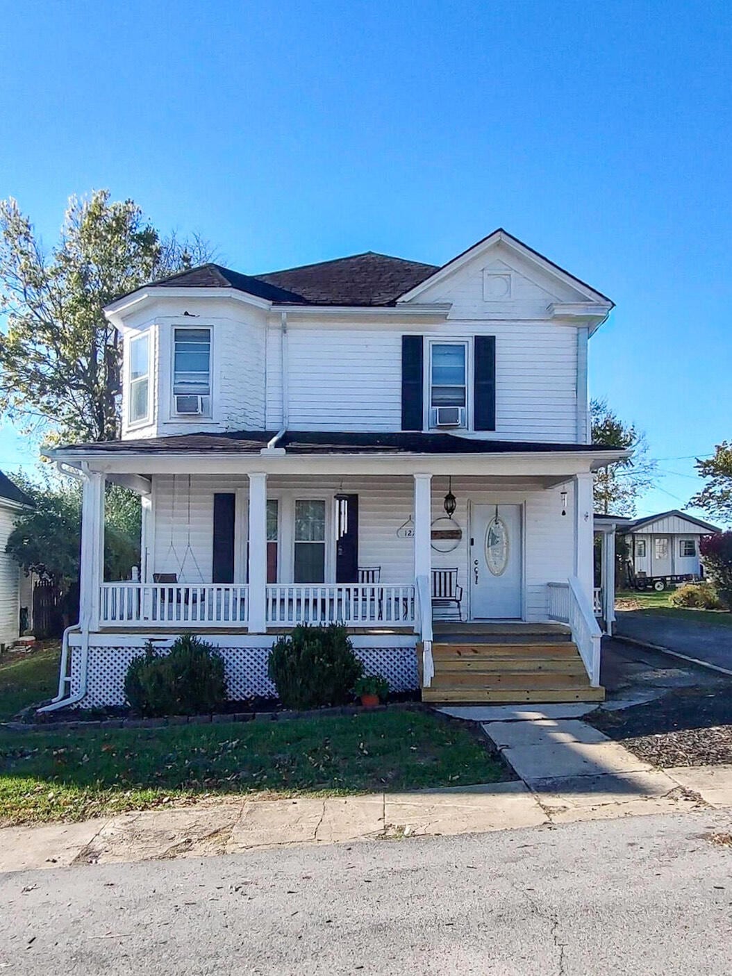 127 Mills Ave, Flemingsburg, KY 41041 - photo 1