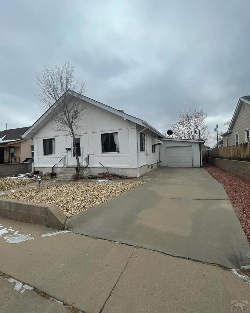 706 Topeka Ave, Pueblo, CO 81006 - photo 1