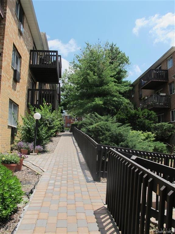 345 N Broadway unit 1i, Yonkers, NY 10701 - photo 1