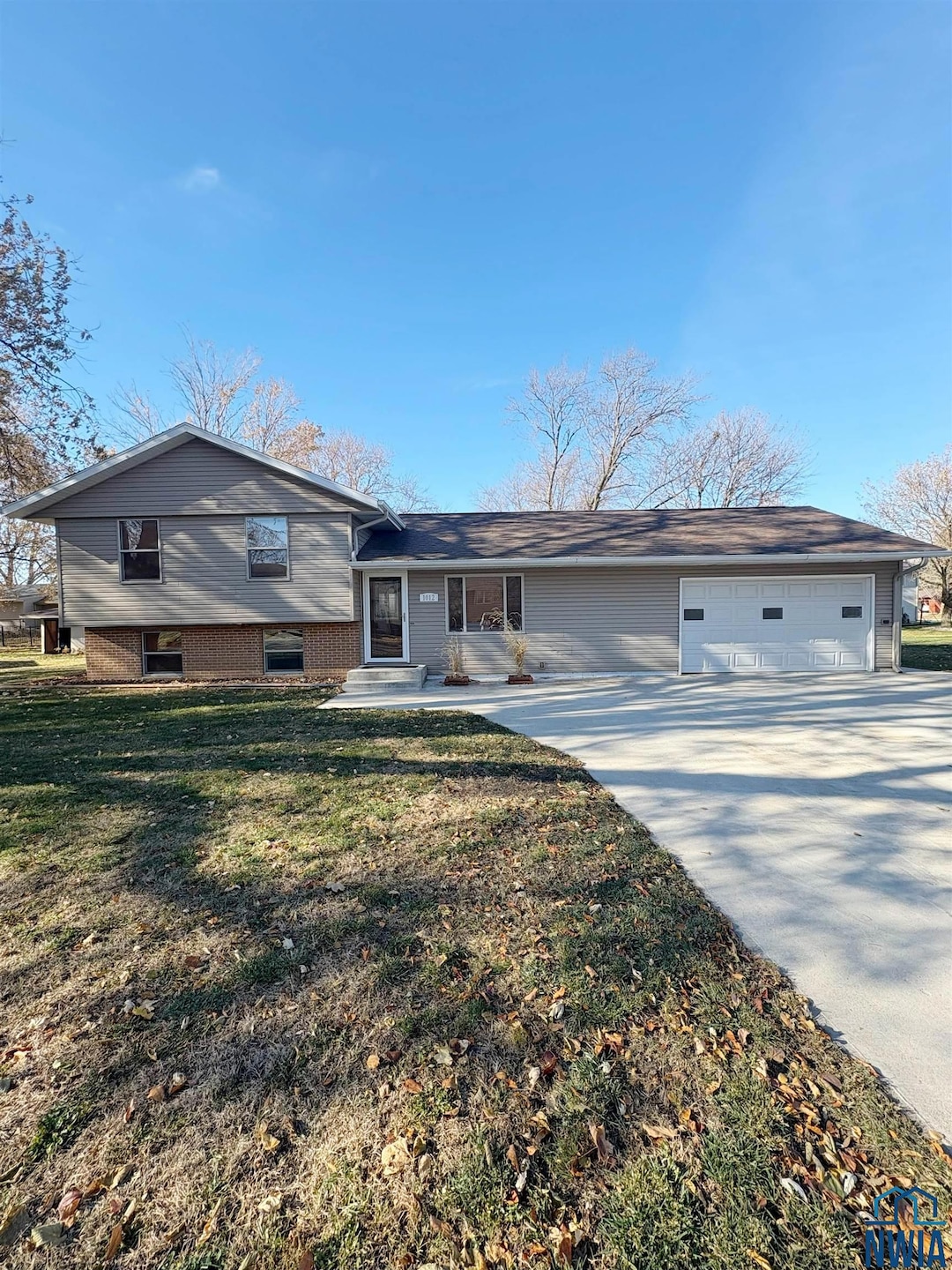 1012 N Mae St, Storm Lake, IA 50588 - photo 1