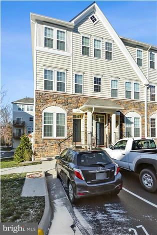 24673 Byrne Meadow Square unit 3-101, Aldie, VA 20105 - photo 1