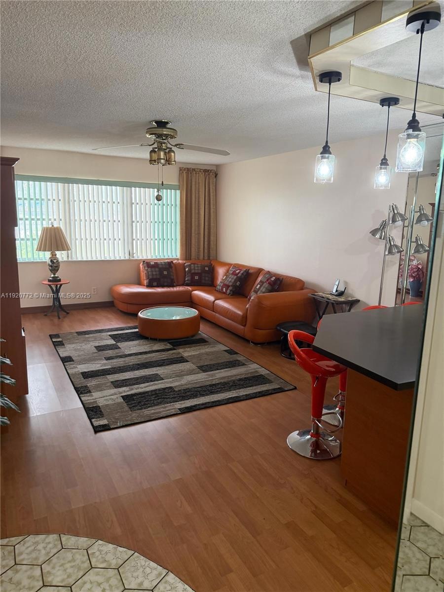 410 SE 2nd St unit 105, Hallandale Beach, FL 33009 - photo 1
