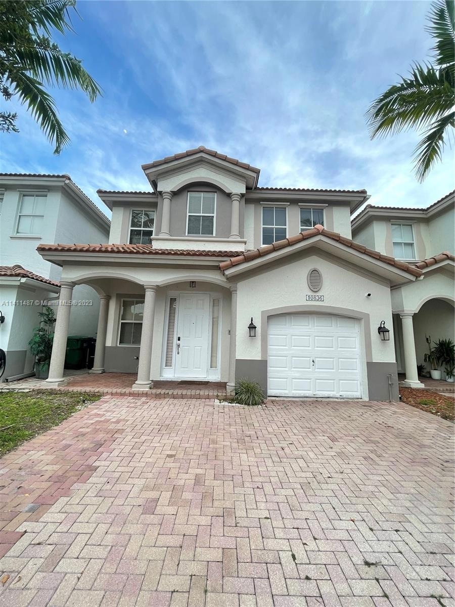 10836 NW 84th St, Doral, FL 33178