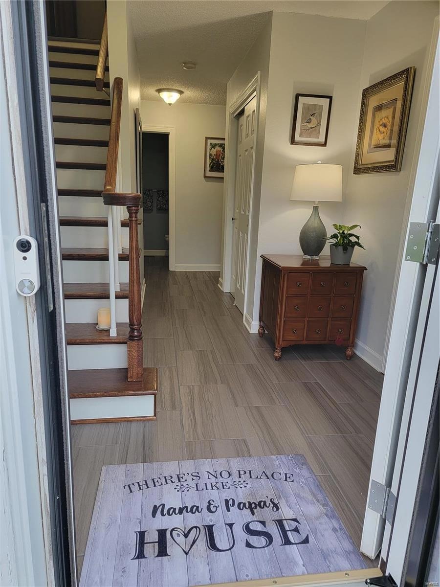Tiled foyer -- There's no place like YOUR place...