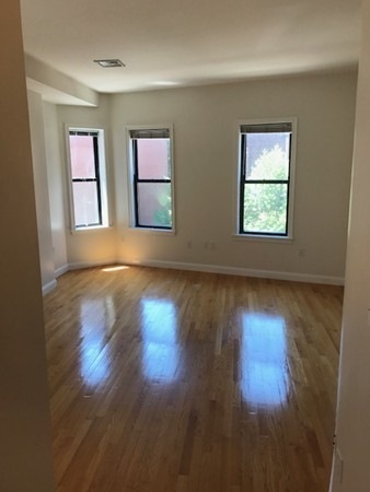 21 Charter St unit 301, Boston, MA 02113 - photo 1