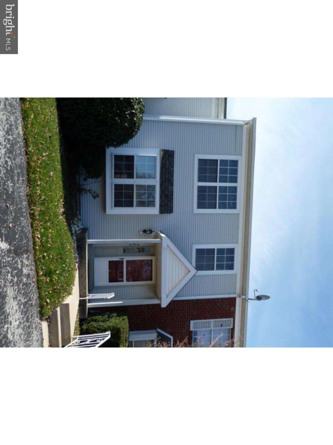 505 Carousel Cir, Norristown, PA 19403 - photo 1