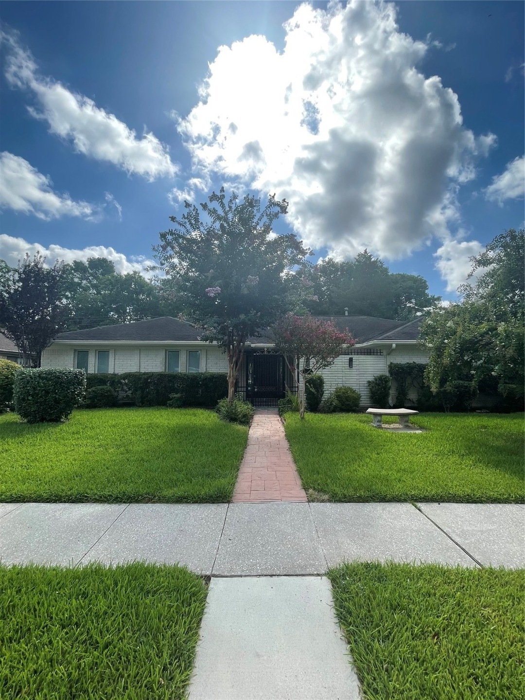 7546 Maple Tree Dr, Houston, TX 77088 - photo 1