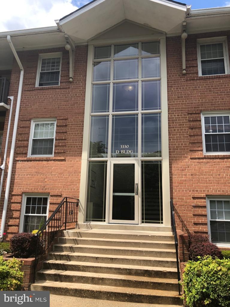 3330 Spring Ln unit D32, Baileys Crossroads, VA 22041 - photo 1