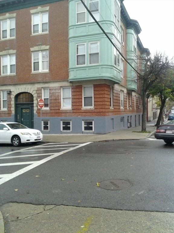 155 Chestnut St unit F, Chelsea, MA 02150 - photo 1