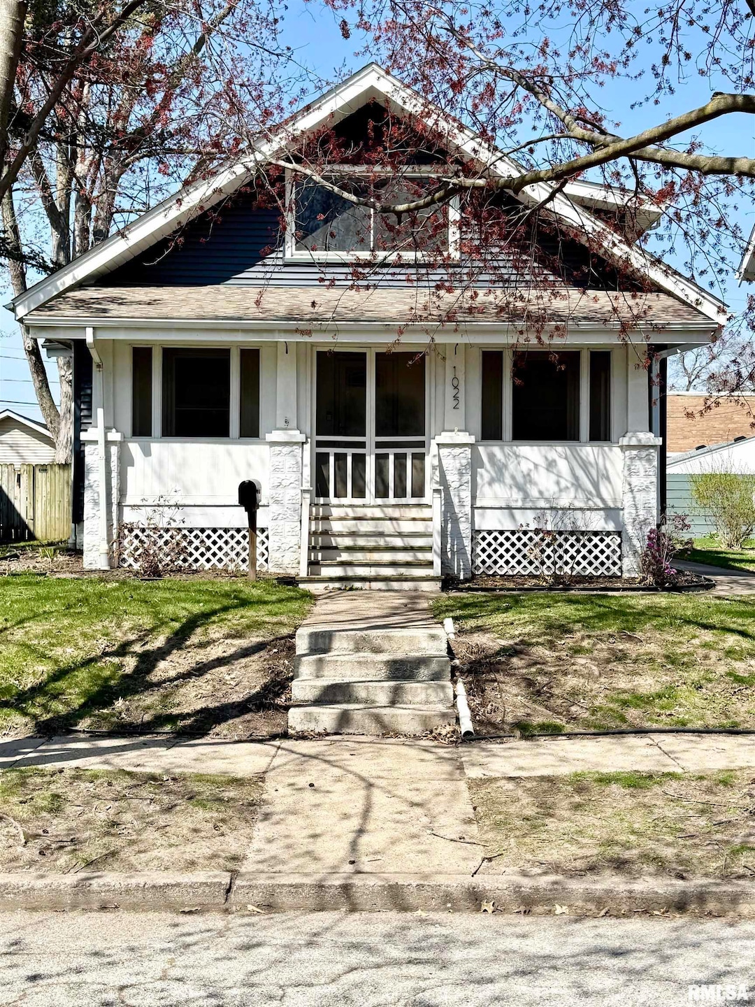 1022 Grand Ct, Davenport, IA 52803 - photo 1