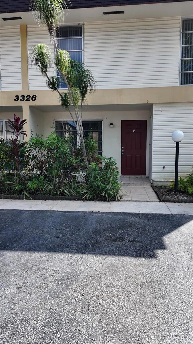 3326 Farragut St unit 6F, Hollywood, FL 33021 - photo 1
