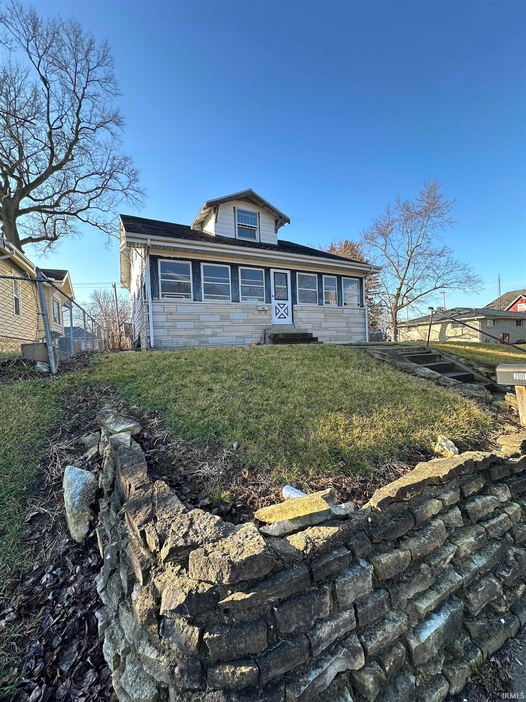 201 E Memorial Dr, Muncie, IN 47302 - photo 1