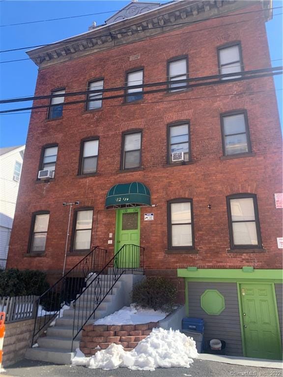 132 Bartholomew Ave, Hartford, CT 06106 - photo 1