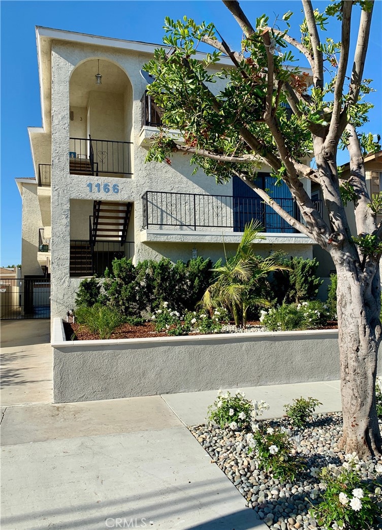 Sold $1,650,000 • Co-Listing Agent