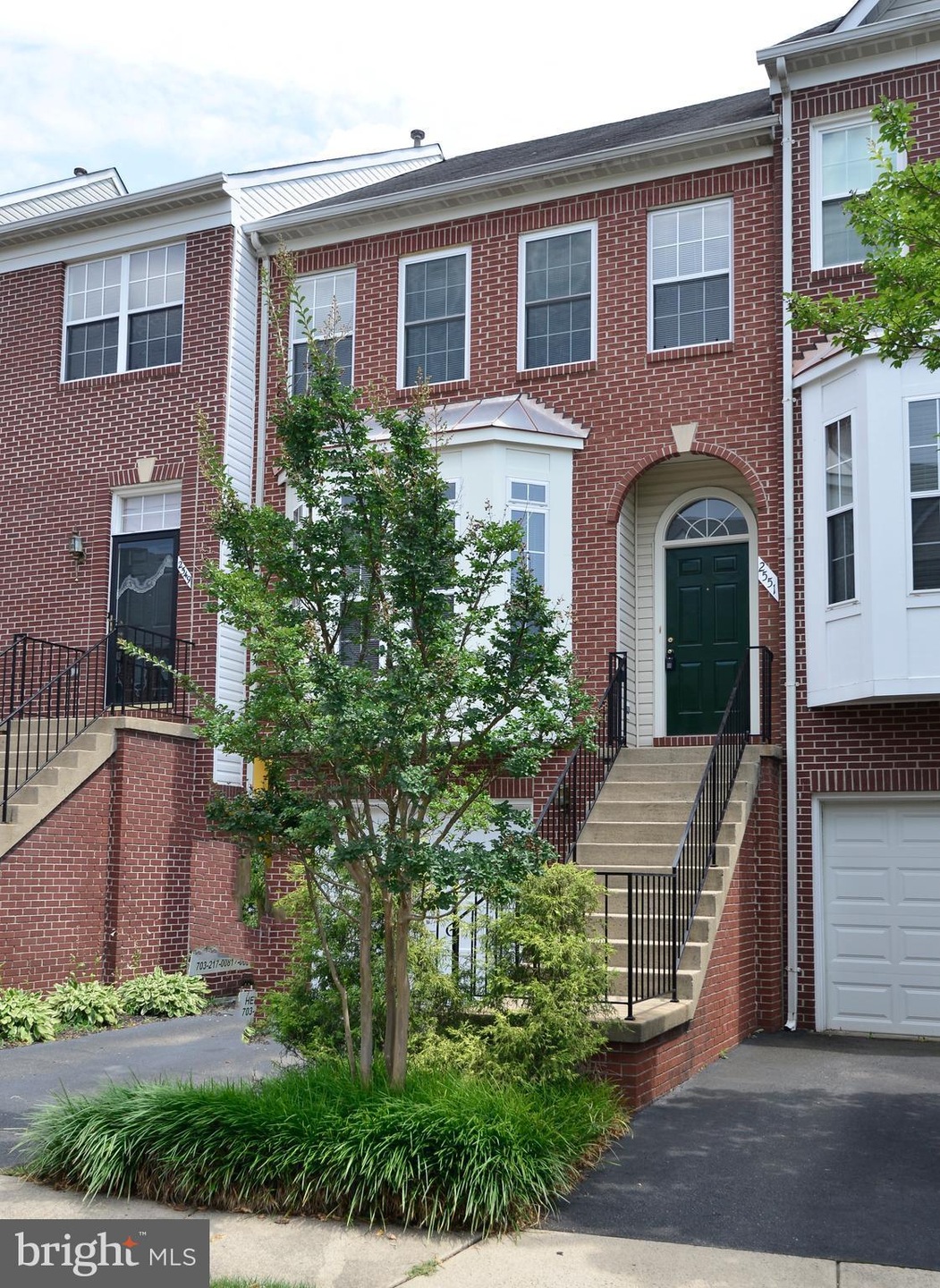 2551 James Monroe Cir, Herndon, VA 20171 - photo 1