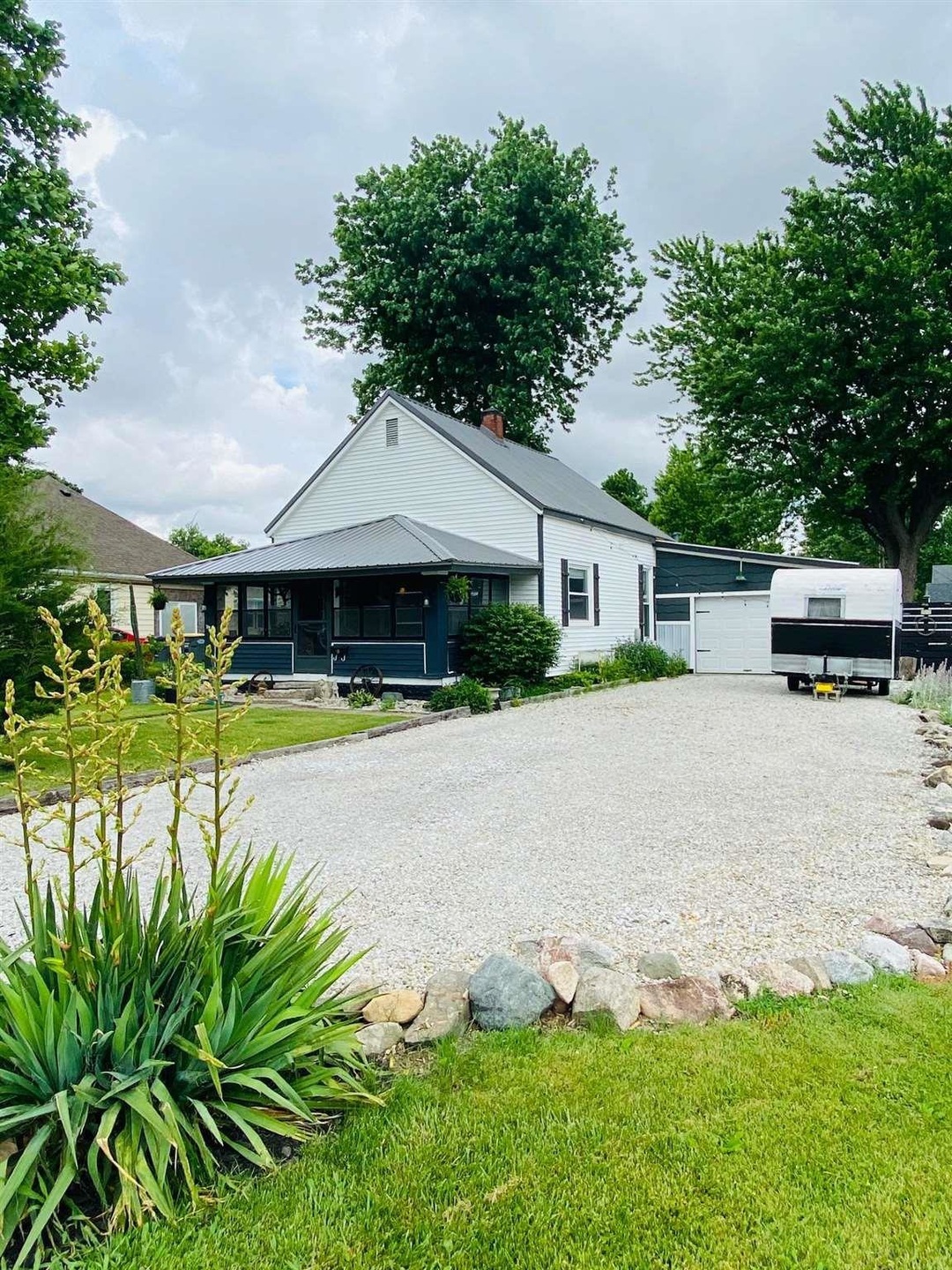 421 Green St, Tipton, IN 46072 - photo 1