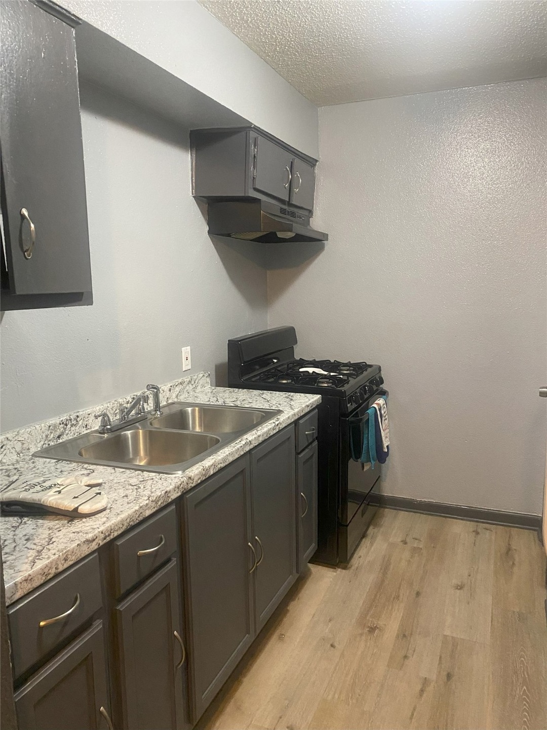 Open kitchen, gas stove