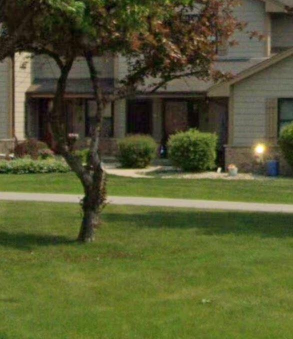 mom house (002)