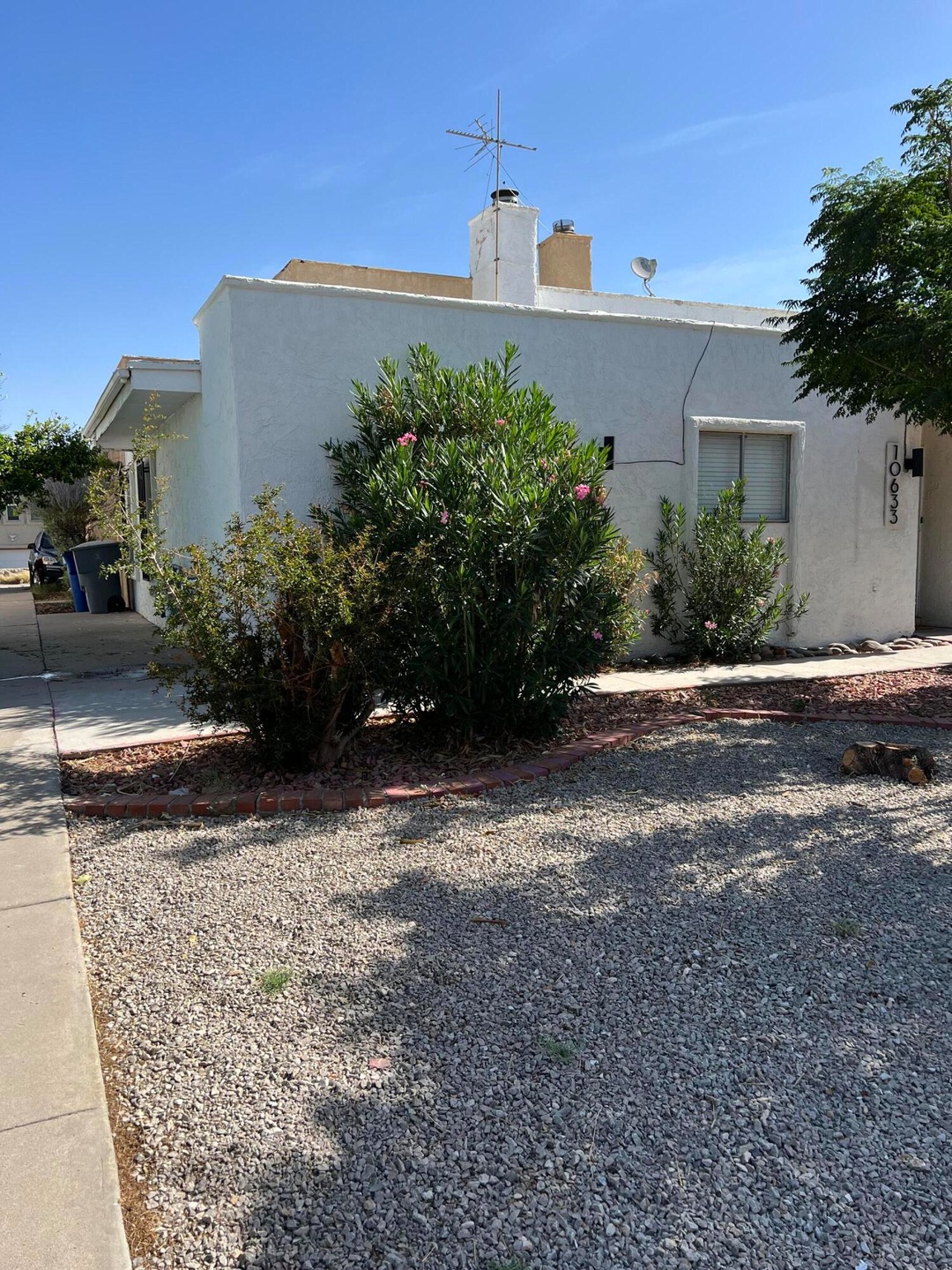 10633 Springwood Dr unit B, El Paso, TX 79935 - photo 1