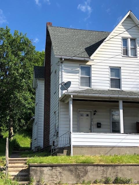 535 W Pennsylvania Ave, Pen Argyl, PA 18072 - photo 1