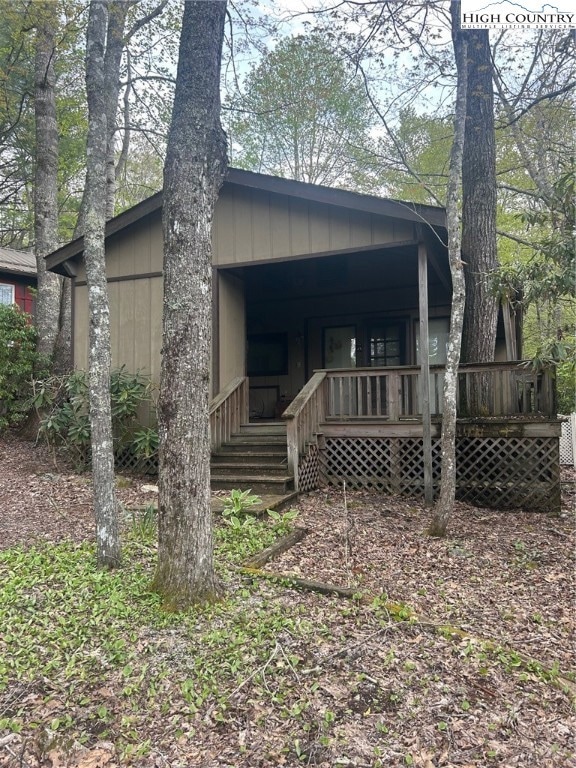 Entrance off Laurel Lane