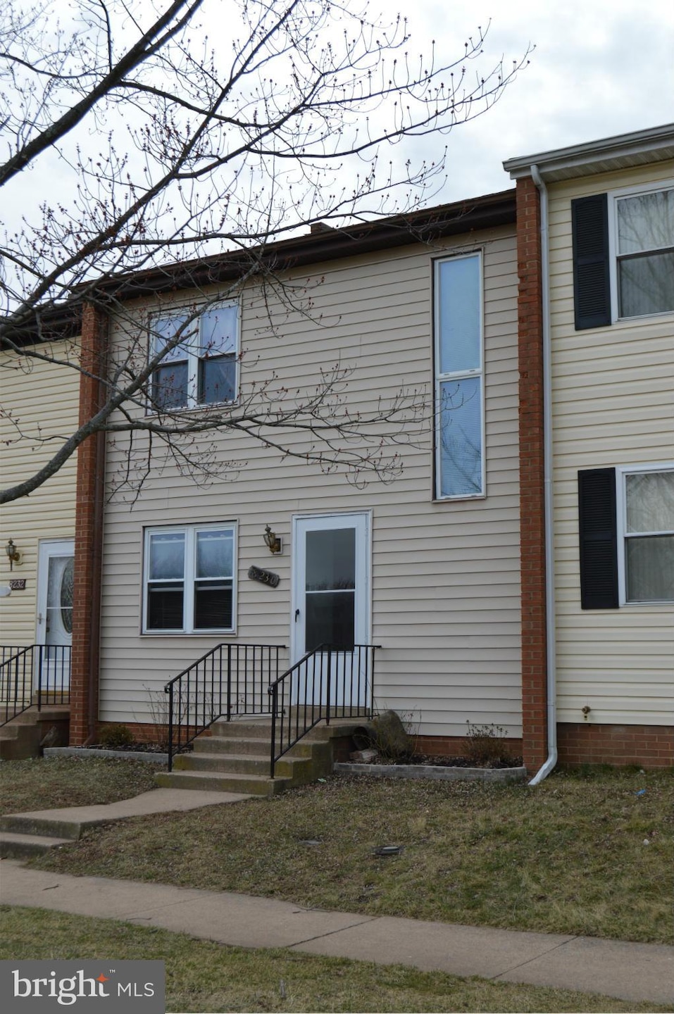 8230 Wycliffe Ct, Manassas, VA 20109 - photo 1