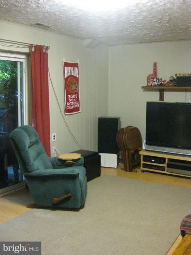 9248 Bellbeck Rd, Parkville, MD 21234 - photo 1