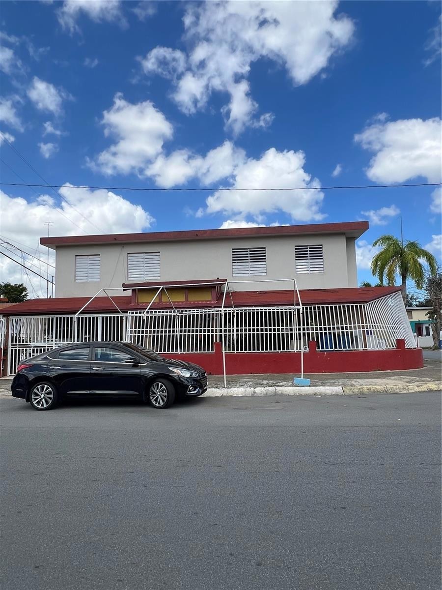 2X27 Jacinto St, Bayamon, PR 00956 - photo 1