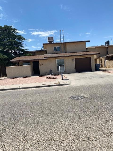 10636 Cuatro Vistas Dr unit A, El Paso, TX 79935 - photo 1