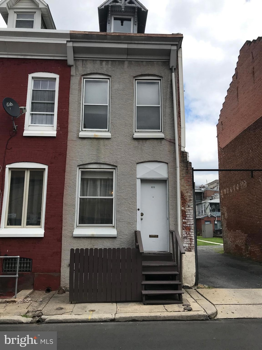 121 Poplar St, Reading, PA 19601 - photo 1