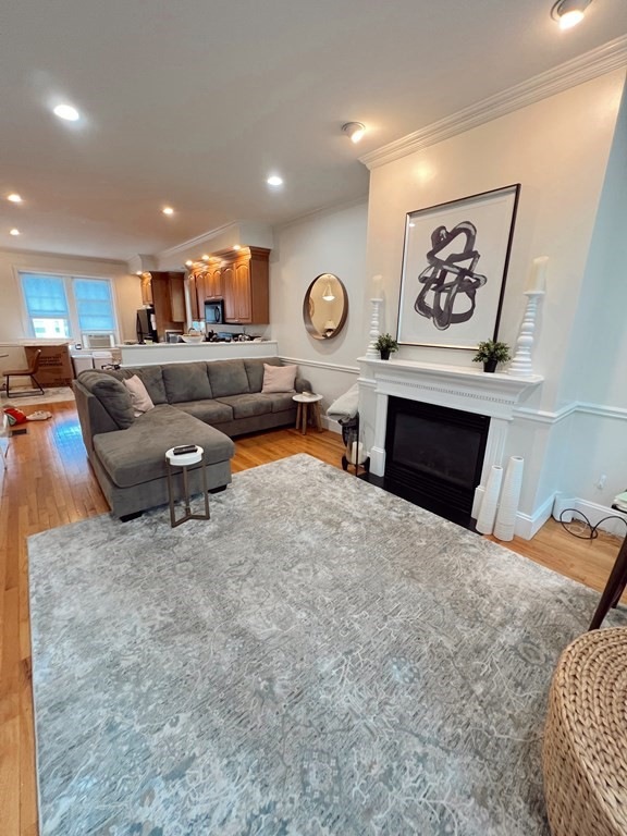 160 1/2 H St unit 1, Boston, MA 02127 - photo 1