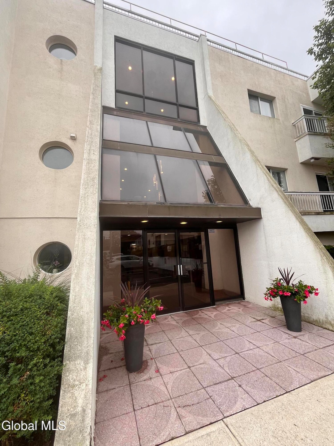 170-190 Schofield St unit 2, Bronx, NY 10464 - photo 1