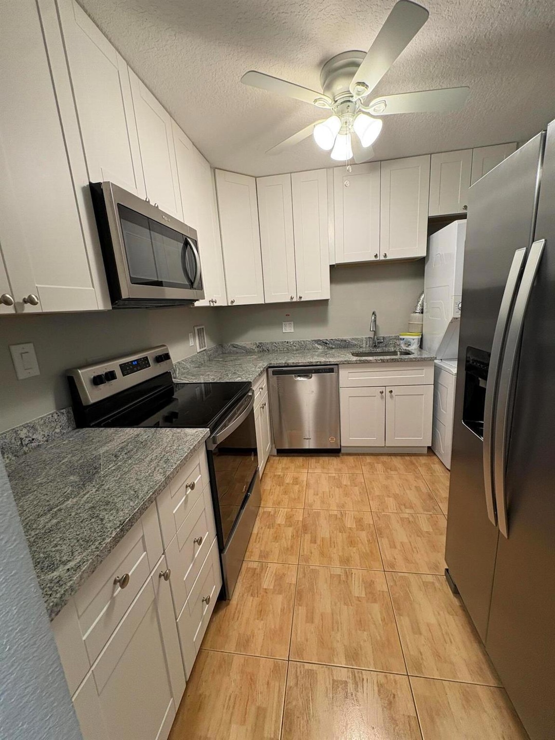 102 Stratford H unit A, West Palm Beach, FL 33417 - photo 1