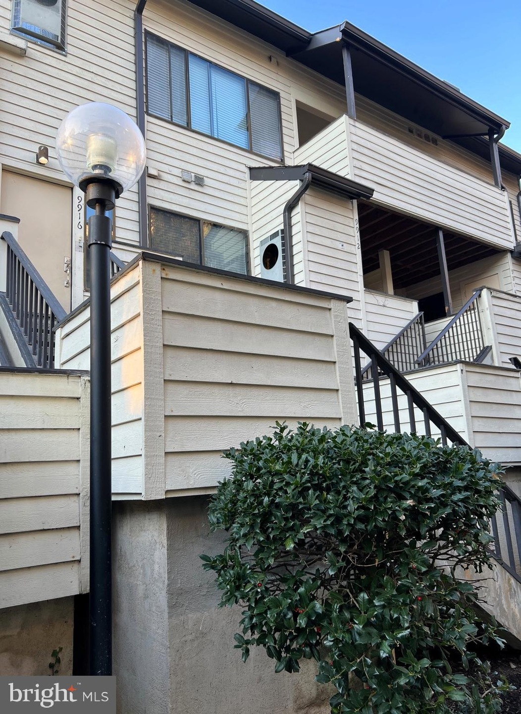 9916 Hellingly Place unit 154, Montgomery Village, MD 20886 - photo 1