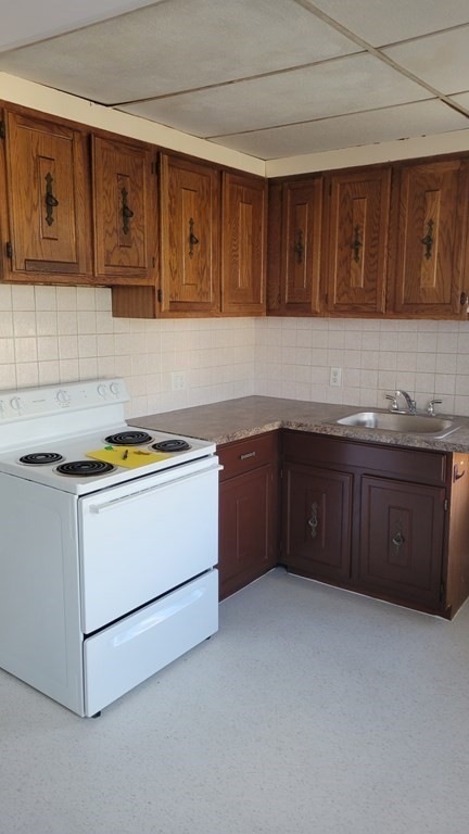 85 Oliver St unit 3F, Malden, MA 02148 - photo 1