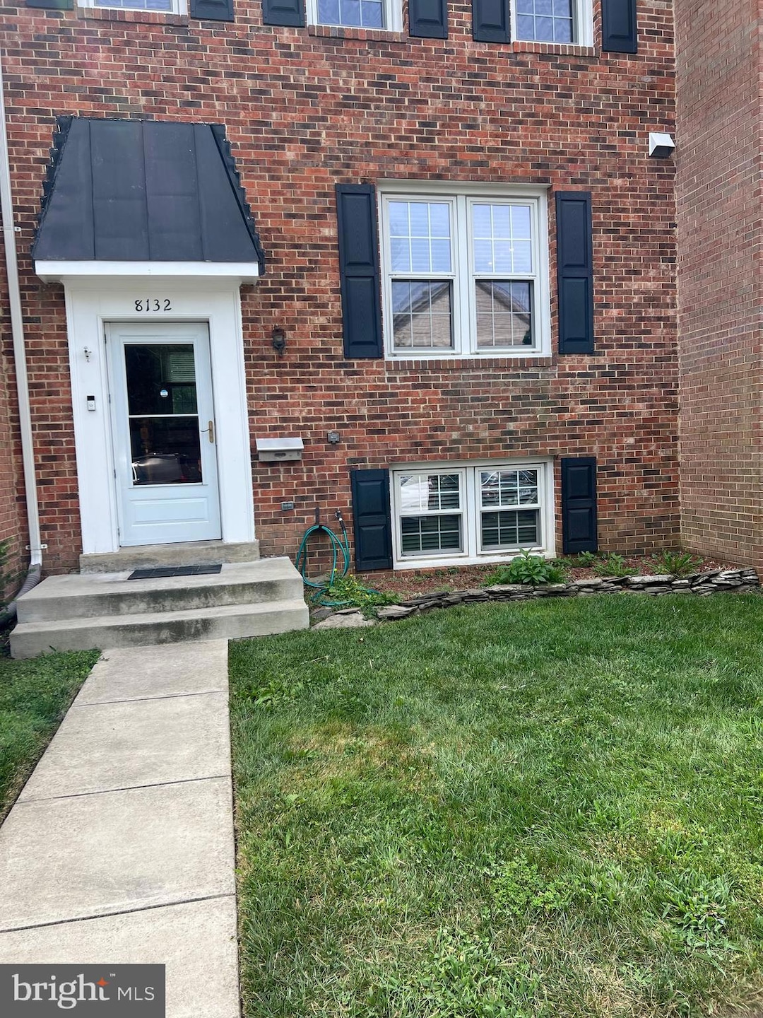 8132 Sleepy View Ln, Springfield, VA 22153 - photo 1