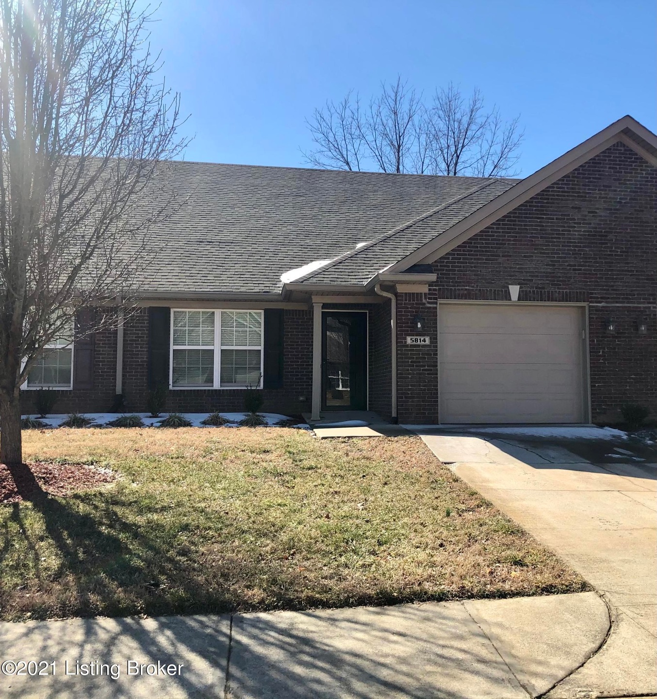 5814 Shepherd Crossing Dr, Louisville, KY 40219 - photo 1